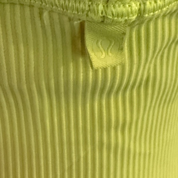 Lululemon sz 6 power pivot ribbed tank electric lemon Bright Yellow great cond - Picture 3 of 5